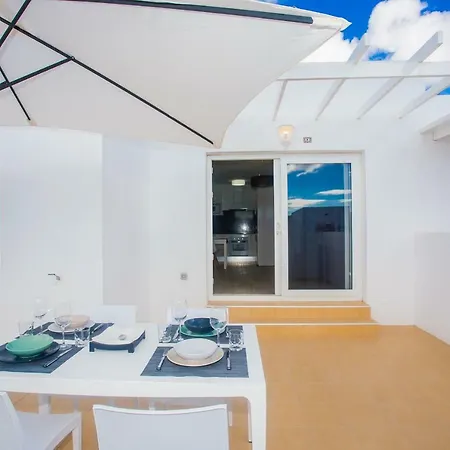 Flower Beach 8 Apartment